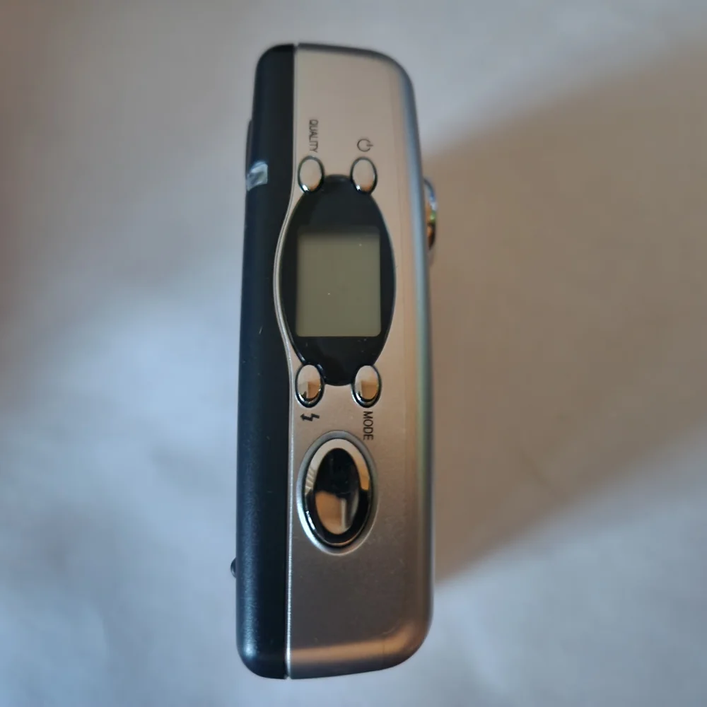 DSHOT III 1.3 Mega Pixel Digital Camera - Silver